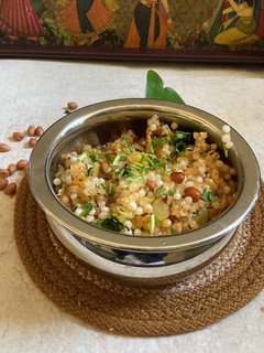 आलू साबूदाना खिचड़ी (aloo sabudana khichdi recipe in Hindi) रेसिपी मुख्य फोटो