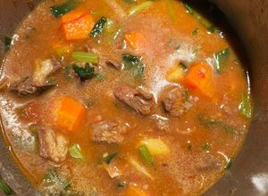 Hình của món Nạm bò, gân bò hầm.