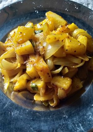 आलू प्याज़ (Aloo Pyaz recipe in hindi) रेसिपी मुख्य फोटो