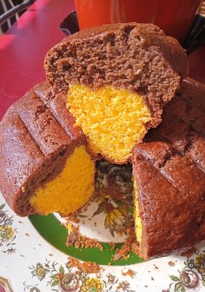 Una foto de Budín marmolado de mandarina y chocolate