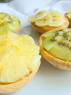 Una foto de Tartaletas con fruta natural y crema