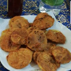 A picture of Round potato fritters.
