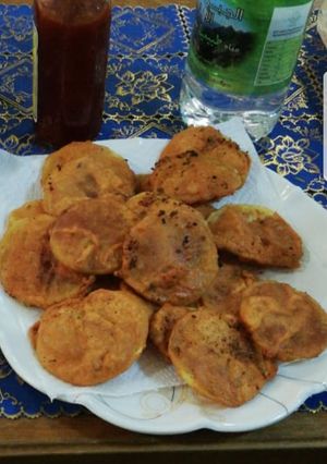 A picture of Round potato fritters.