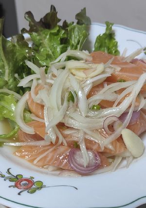 รูปของ ยำแซลมอน แบบเลือกทำกินเอง