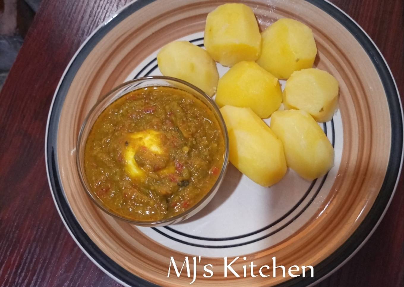 Boiled potatoes and avocado soup
