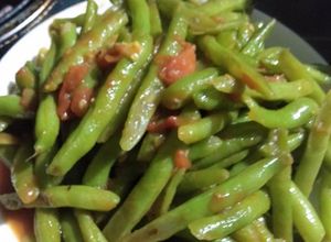 Hình của món Đỗ cô ve xào cà chua.