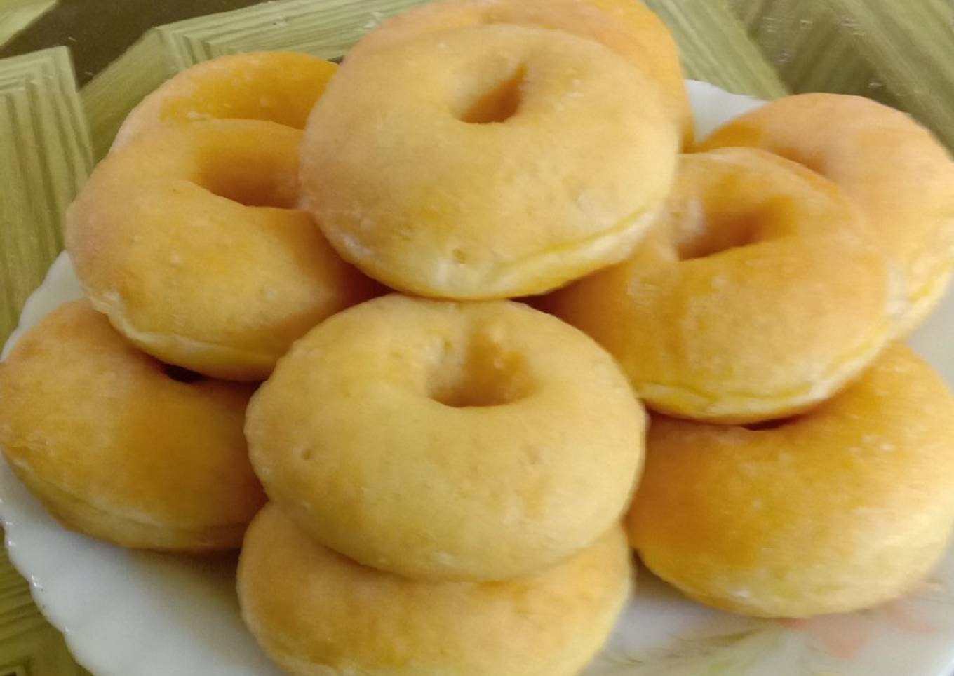 Donat kentang dengan white ring