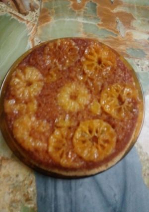 Una foto de Torta invertida de naranjas.