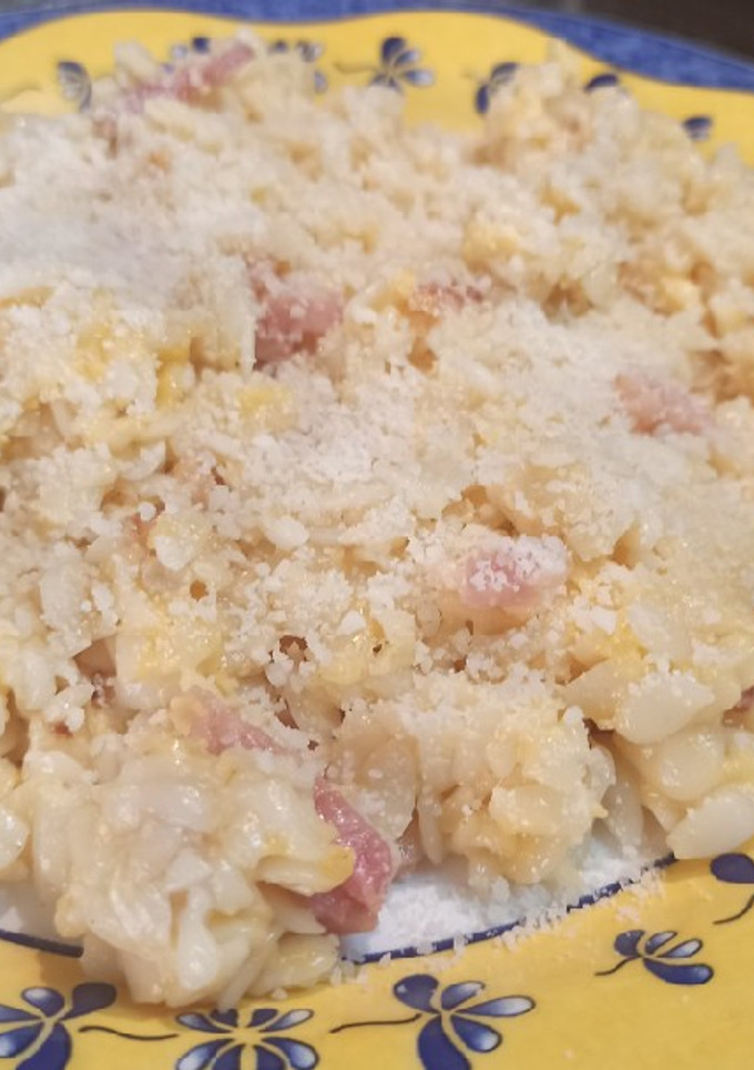 Una foto de Piñones a la carbonara