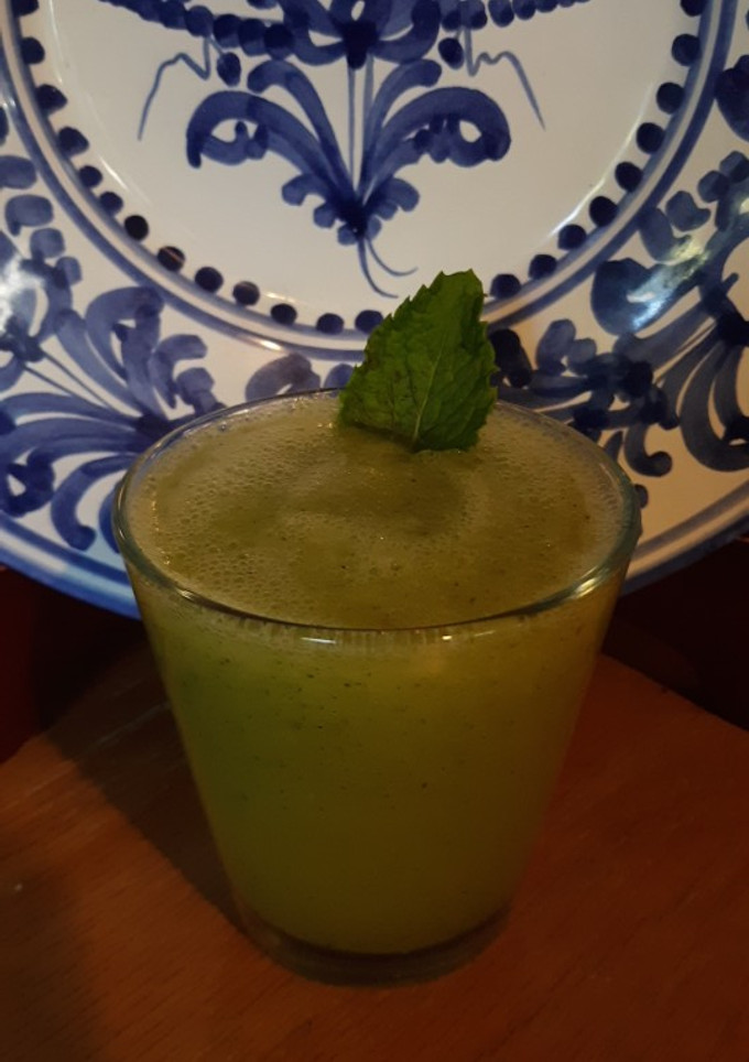 A picture of Cucumber Apple Mint Smoothie.