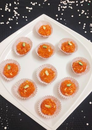 फलाहारी साबूदाना लड्डू (falahari Sabudana laddu recipe in Hindi) रेसिपी मुख्य फोटो