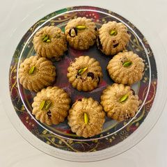 A picture of Quinoa Ladoo.