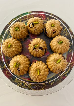 A picture of Quinoa Ladoo.