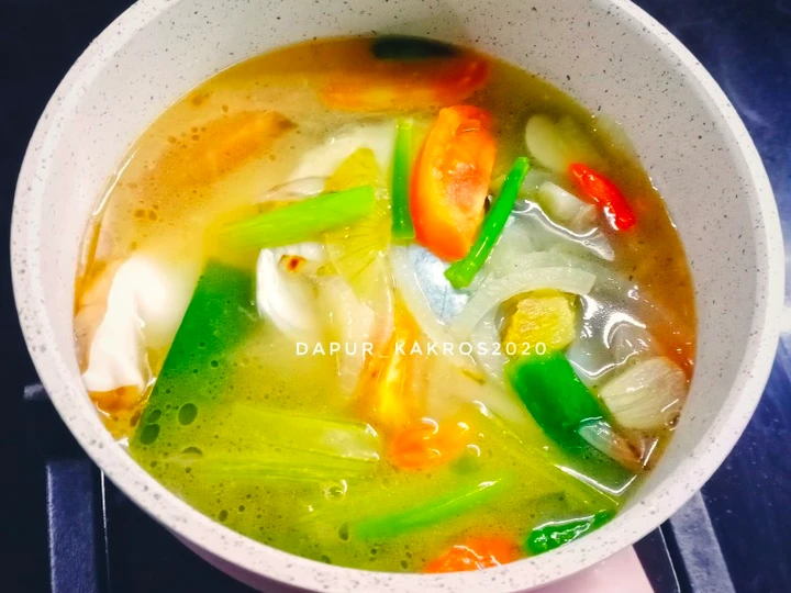 Langkah Mudah untuk Membikin Resep Sop Kepala Ikan Salmon yang Bikin Ngiler Anti Ribet, Lezat Sekali