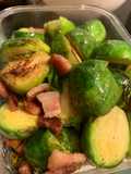 Repollitos de Bruselas con tocino ahumado