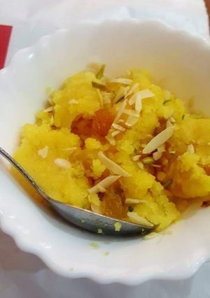 A picture of Instant chana dal halwa.