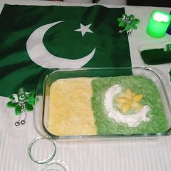 A picture of Pakistan Flag themed kheer.