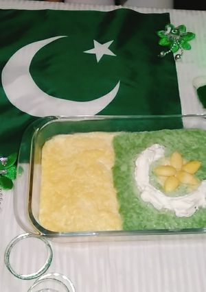 A picture of Pakistan Flag themed kheer.