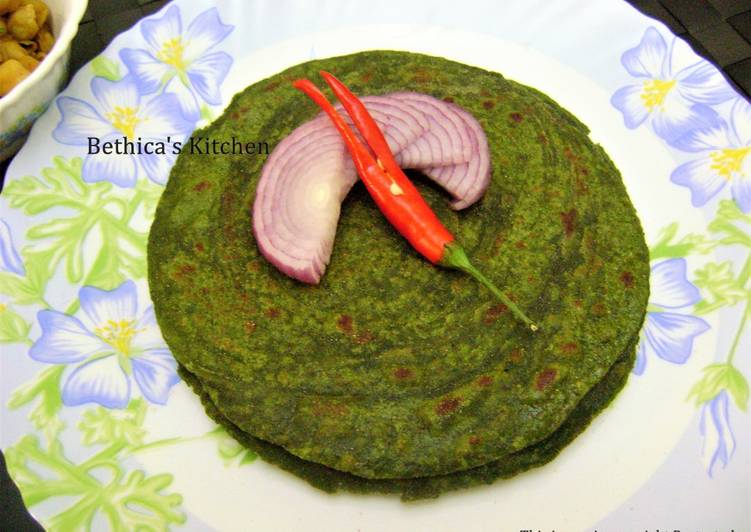 Step-by-Step Guide to Prepare Favorite Palak Lachcha Paratha