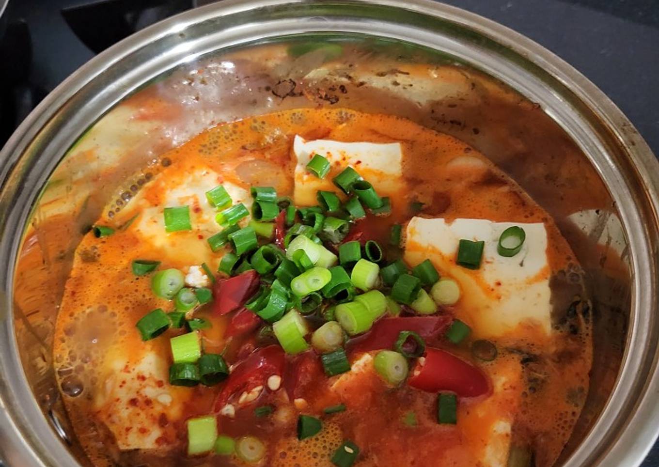 Tuna Jjigae (Sup Kimchi Tuna)