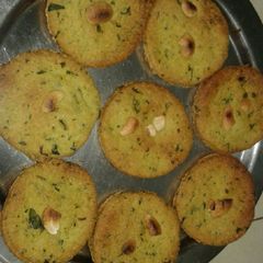 A picture of Methi cookies.