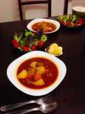 Goulash Sopa húngaro Gulyás Japonés GUYASH🇭🇺🇺🇾🇯🇵グヤーシュ