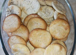 Una foto de Galletas malteadas, sopladitas, con semillas o cara sucia en panetera