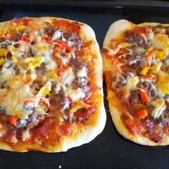 Veggie meat pizza A picture of Veggie meat pizza.