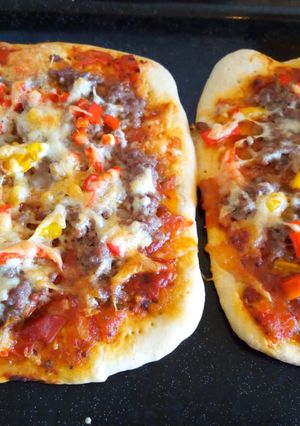 A picture of Veggie meat pizza.
