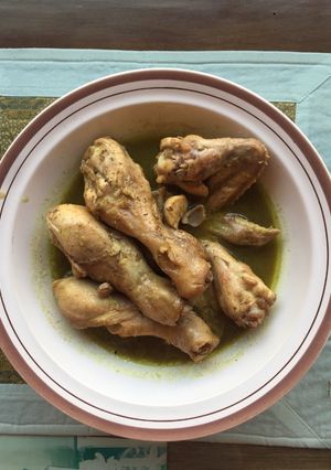 Foto resep Chiken in spicy coconut gravy (opor ayam)