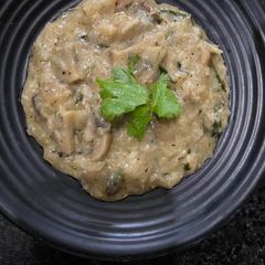 A picture of Creamy garlic mushroom.