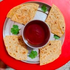 A picture of Khoya stuffed paratha.