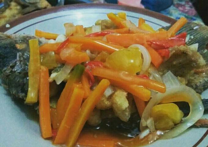 Cara Gampang Menyiapkan Gurami asam manis yang Lezat Sekali
