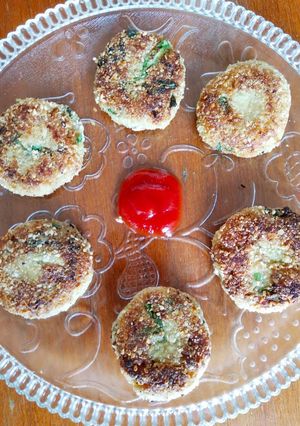 A picture of Lauki tikki.