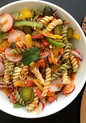 A picture of Rainbow Garden Pasta Salad with Dill and Olives.