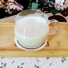 A picture of Banana Date Smoothie.