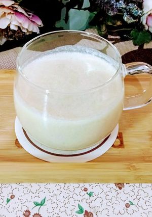 A picture of Banana Date Smoothie.