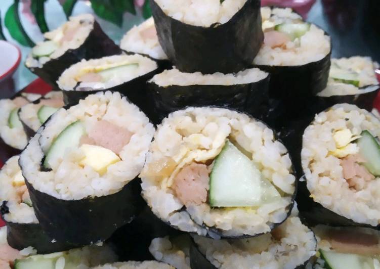 Cara Gampang mengolah Nasi Goreng Sushi Anti Gagal