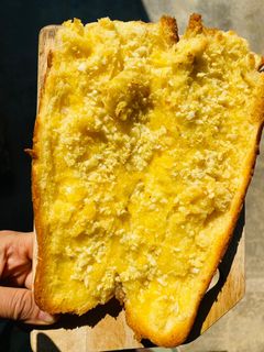 Hình của món Bánh mì nướng bơ tỏi.