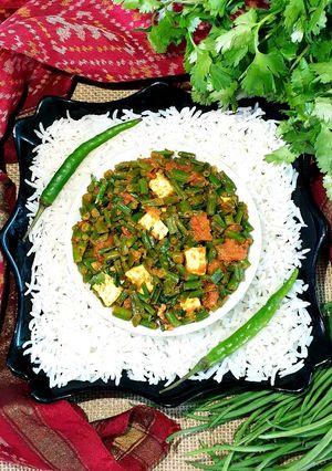 A picture of Radish pod paneer masala.