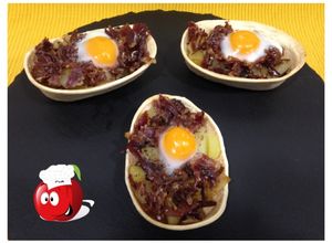 Una foto de Barquitas Ibéricas con huevos de codorniz