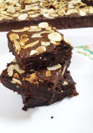 Hình của món Brownie hạnh nhân.
