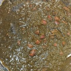 A picture of Ghorme sabzi.