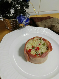 Una foto de Arroz frito con pimientos y bacon