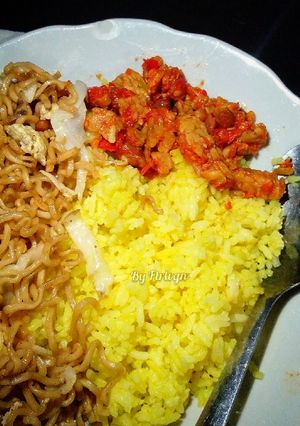 Foto resep Nasi Kuning Megicom Praktis