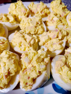 Una foto de Huevos rellenos