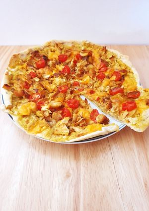 Une photo de Pizza 🍕 poulet curry 😋 # juillet