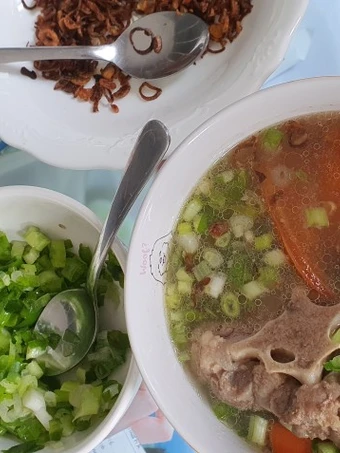 Cara Mudah Membuat Resep Oxtail Soup / Sop Buntut yang Bikin Ngiler