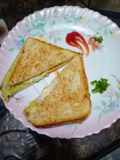A picture of Cheese bread toast ❤❤❤.