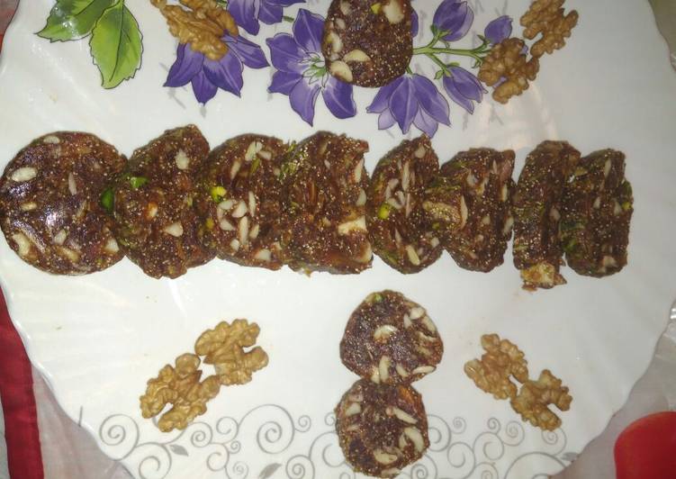 Recipe: at dinner Dates delight